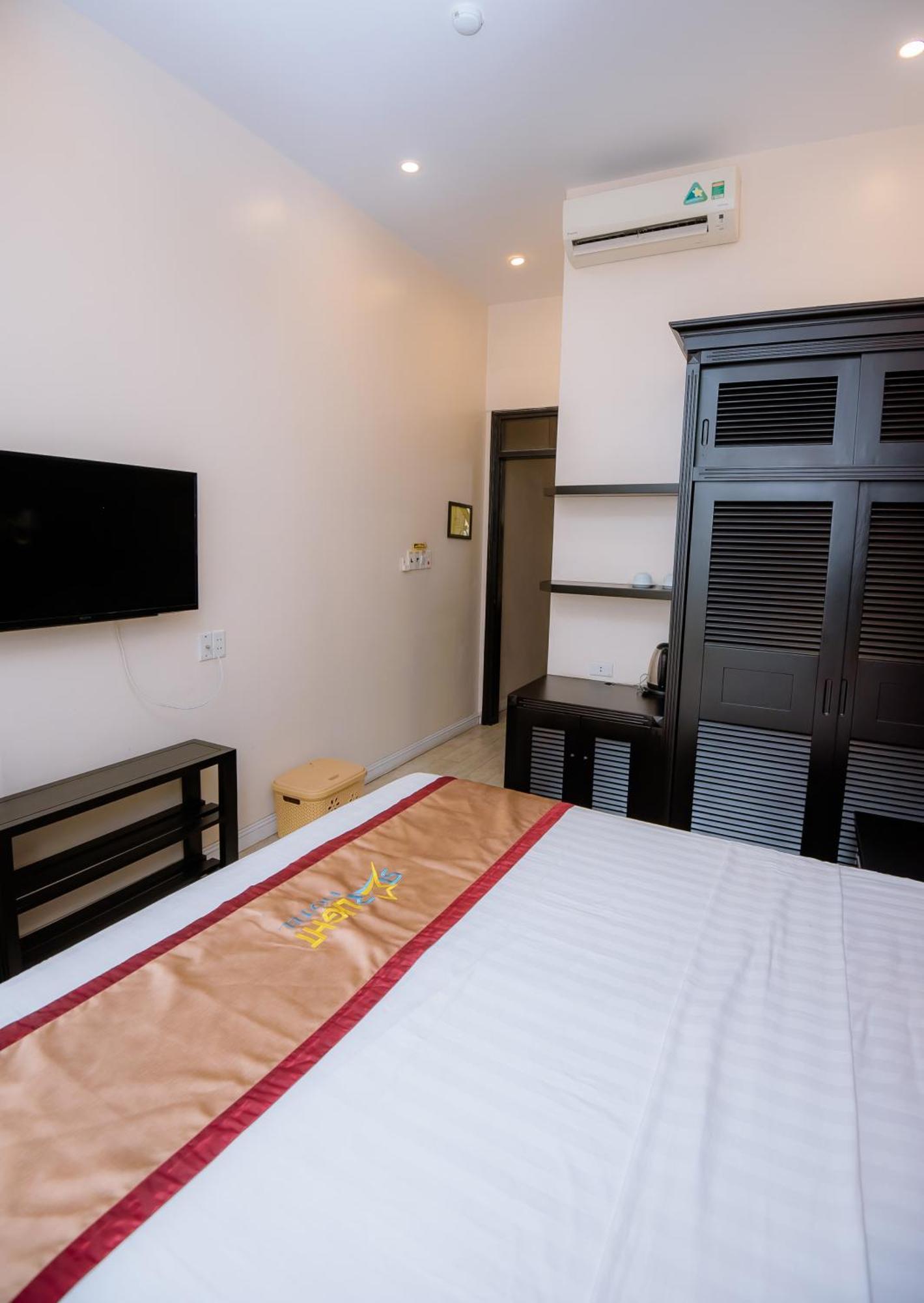 Halong Starlight Inn & Travel Ha Long Exterior photo
